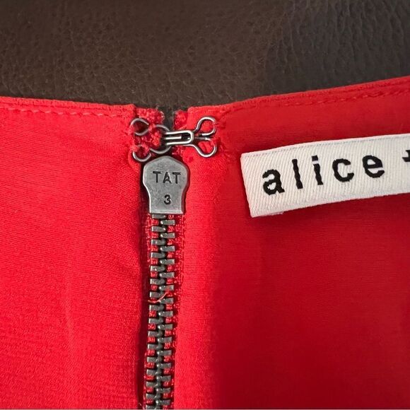 Alice + Olivia Asymmetrical Callie Cherry Red Mini V-Neckline Dress Size 12 - Picture 12 of 13
